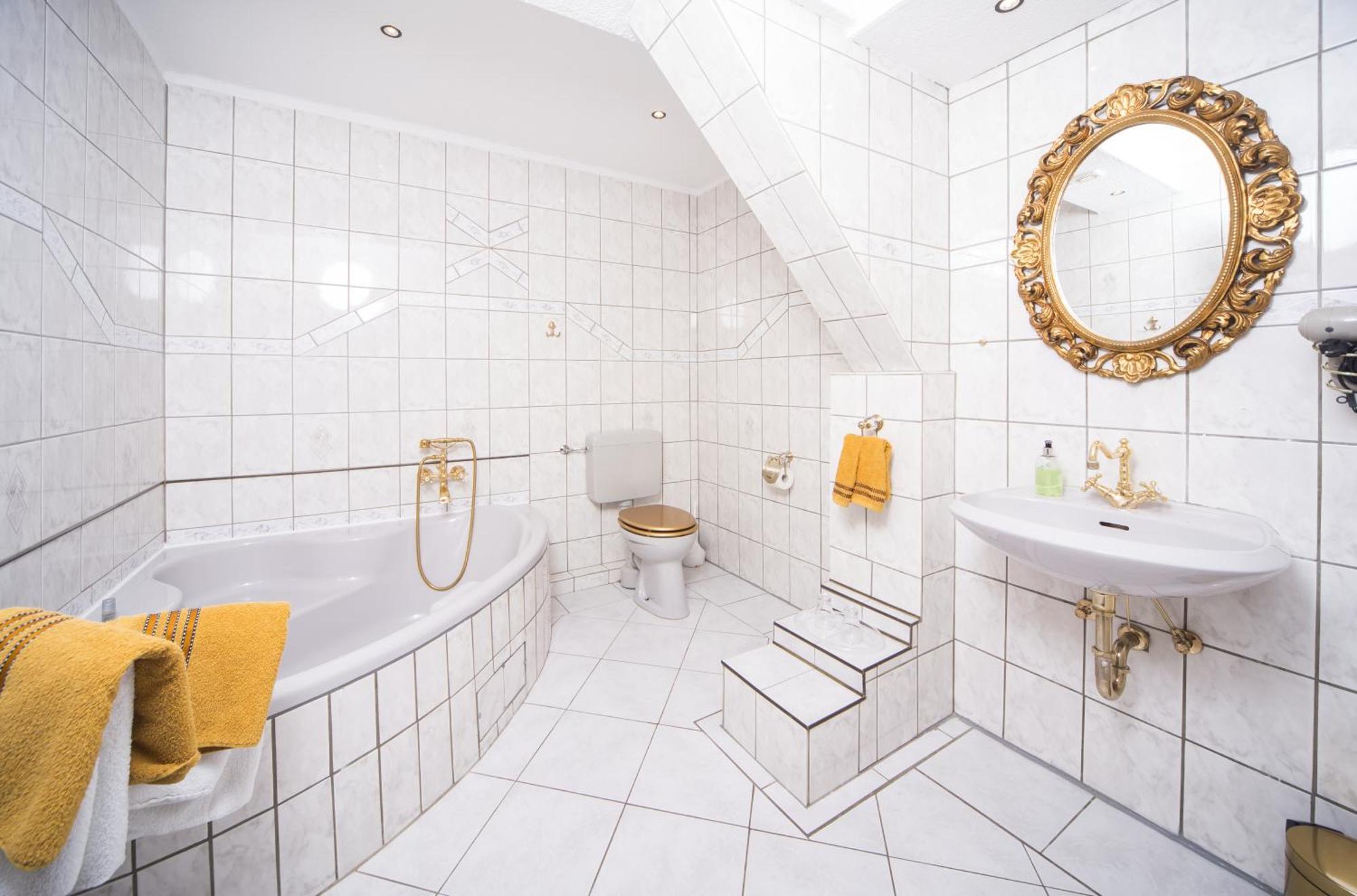Hotel Cafe Am Stift Хессиш-Ольдендорф Экстерьер фото
