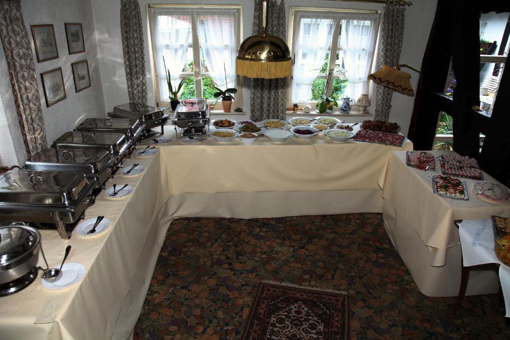 Hotel Cafe Am Stift Хессиш-Ольдендорф Экстерьер фото